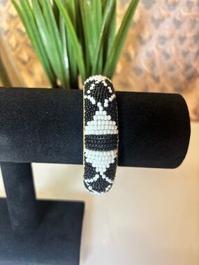 Hand crafted Black & White Beaded Bracelet - Contemporary Statement